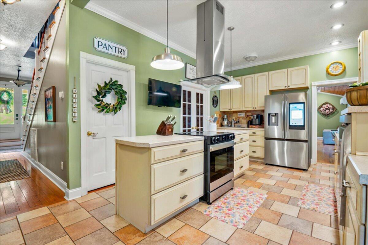 Listing Image 15