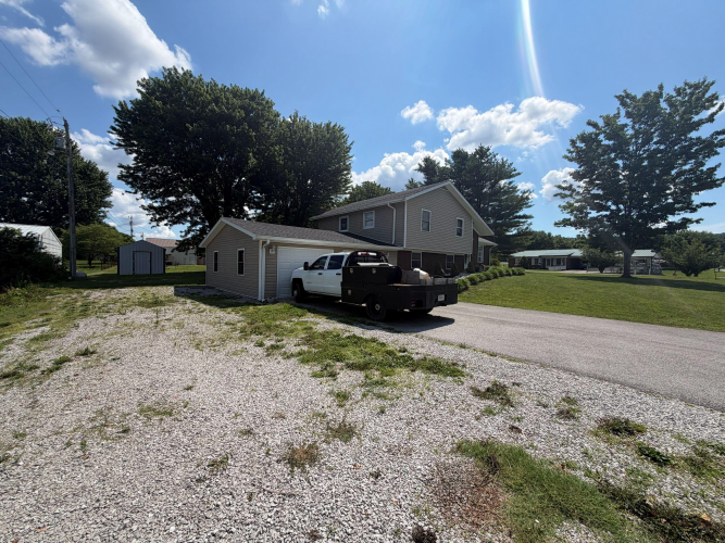 Listing Image 4