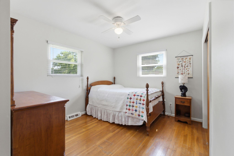 Listing Image 21