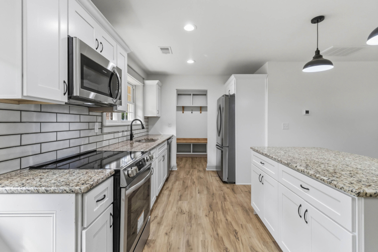 Listing Image 14