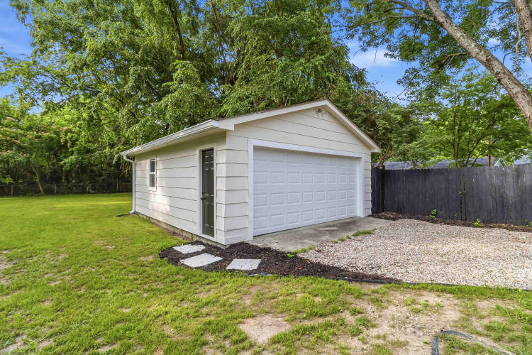 Listing Image 28