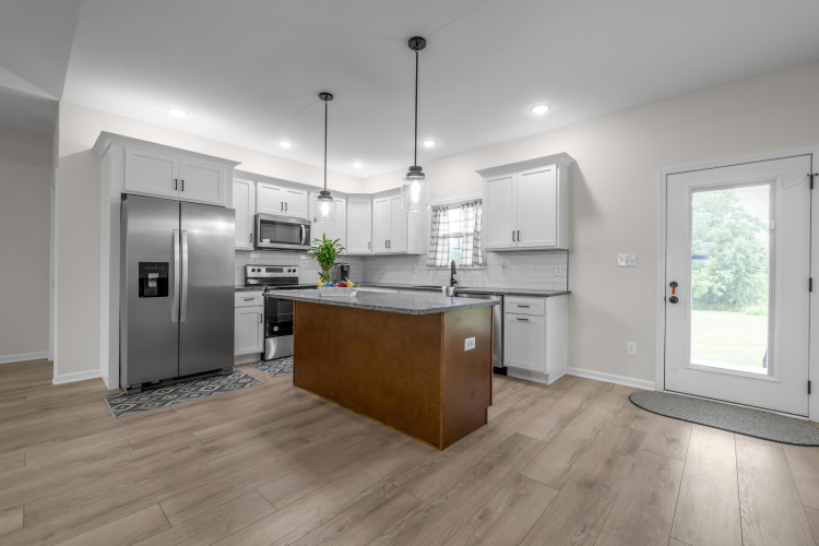 Listing Image 13