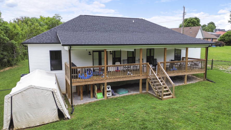 Listing Image 8