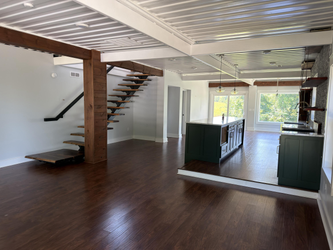 Listing Image 6