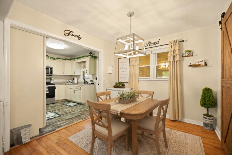 Listing Image 9