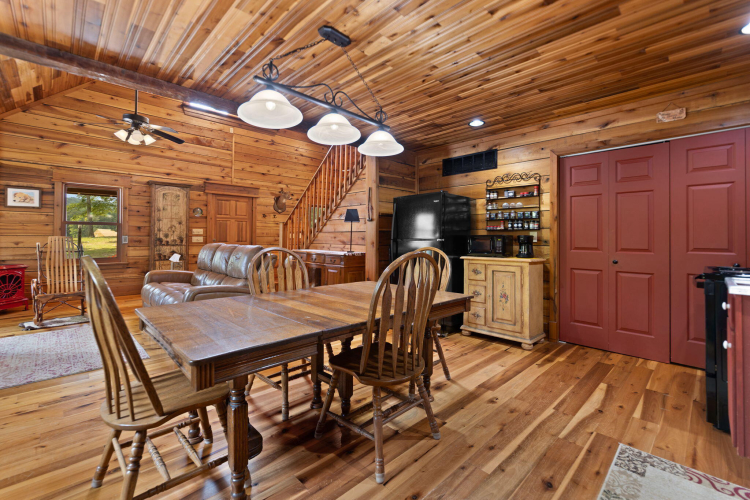 Listing Image 12