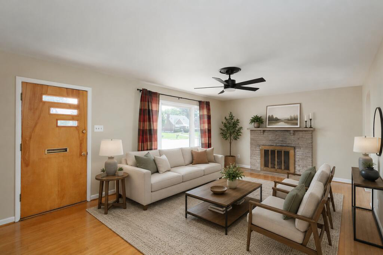 Listing Image 4