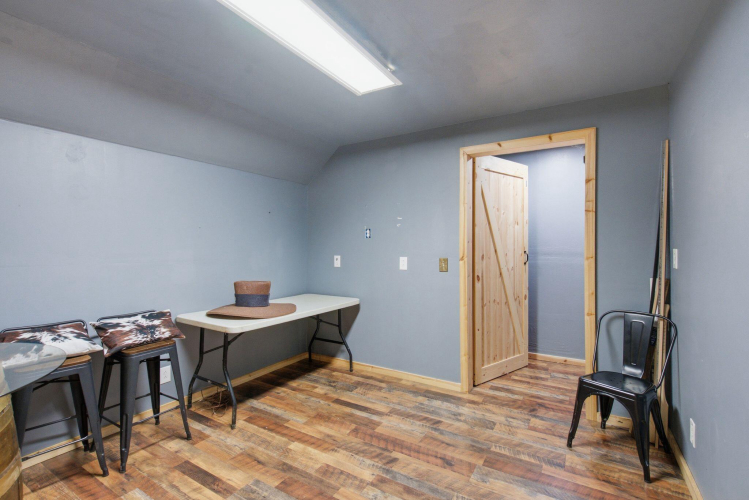 Listing Image 52