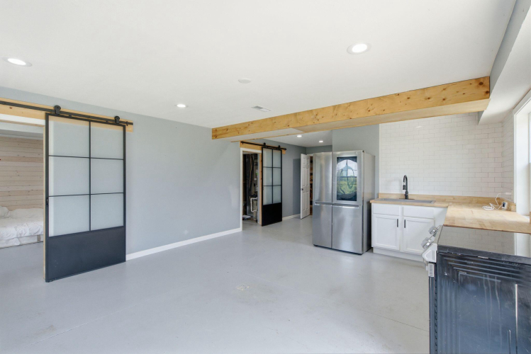 Listing Image 55