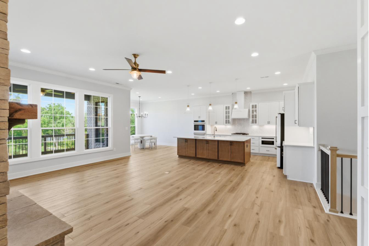 Listing Image 18