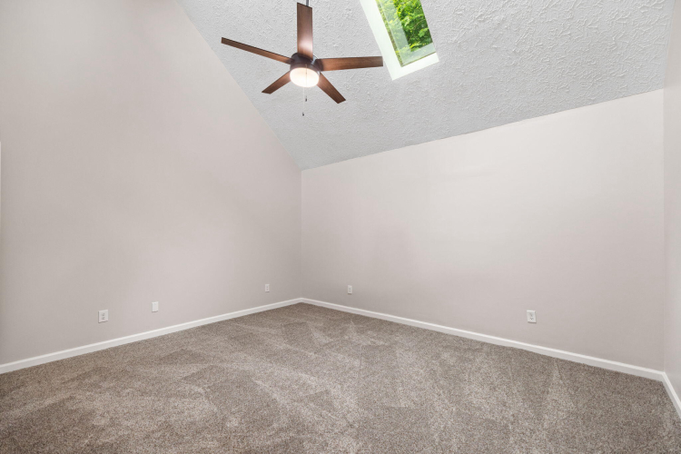 Listing Image 38