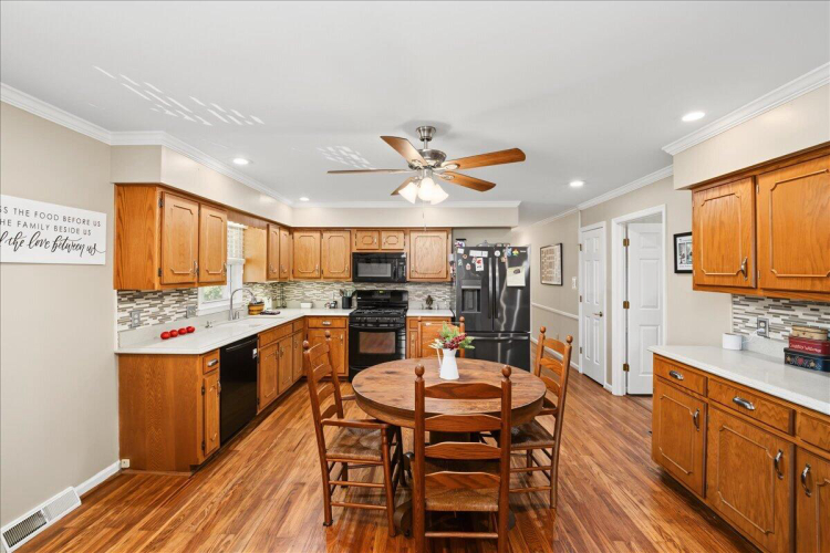 Listing Image 15
