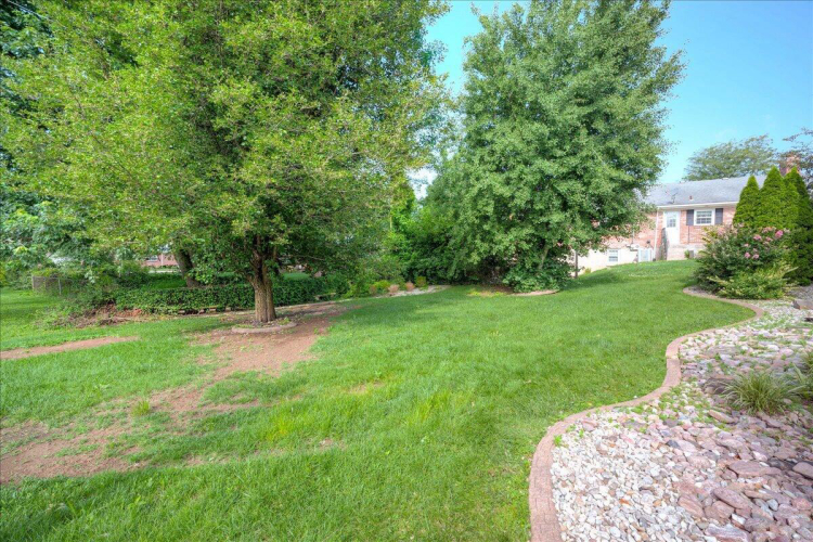 Listing Image 44