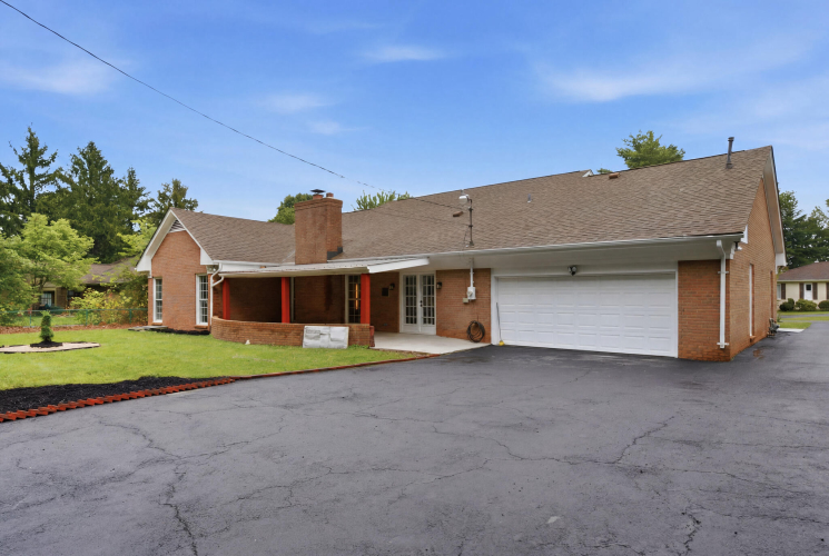 Listing Image 43