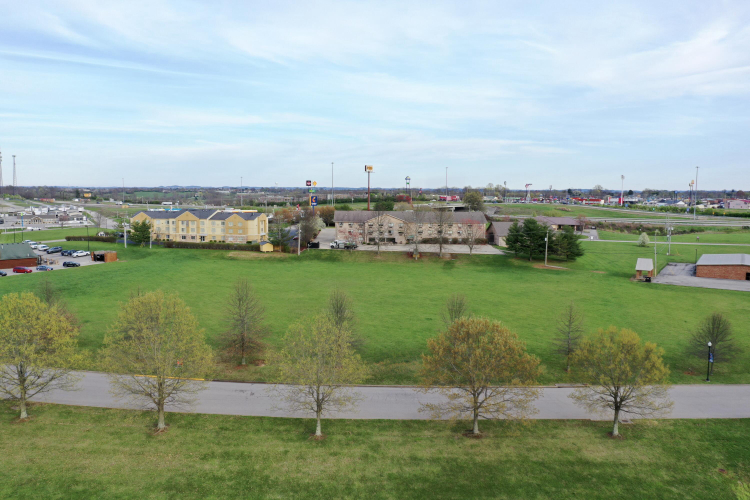 Listing Image 4