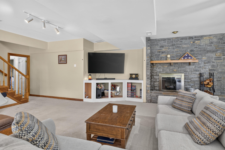 Listing Image 42