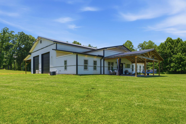 Listing Image 4