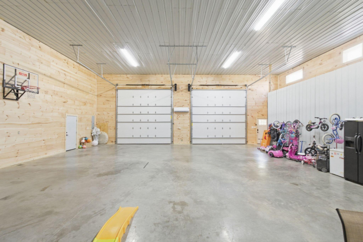 Listing Image 40