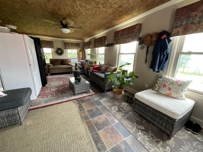 Listing Image 28