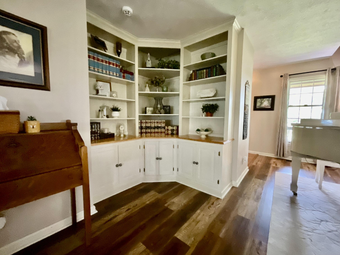Listing Image 7