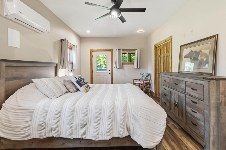 Listing Image 128