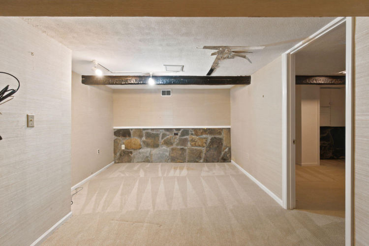 Listing Image 38