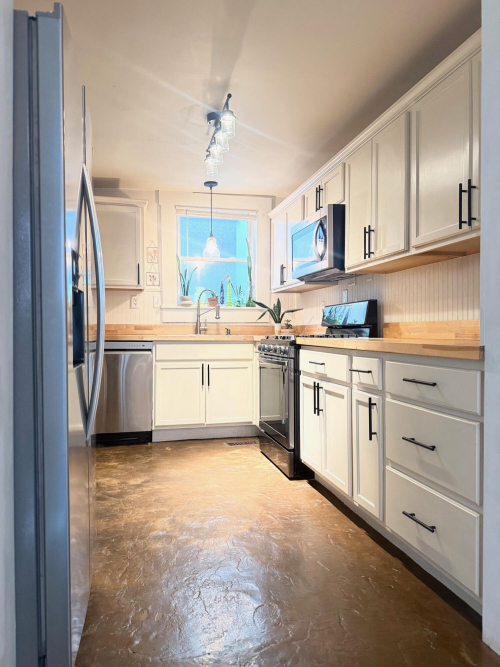 Listing Image 11