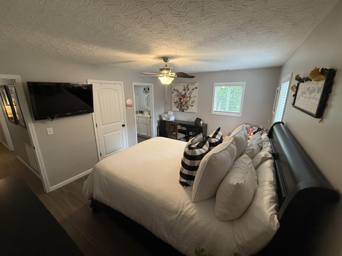 Listing Image 56