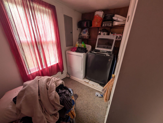 Listing Image 12