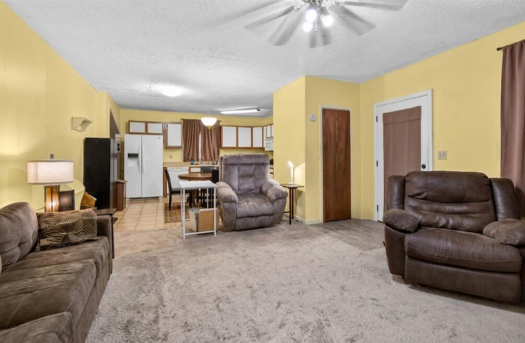 Listing Image 12