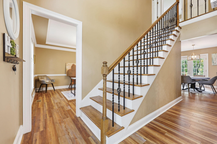 Listing Image 10