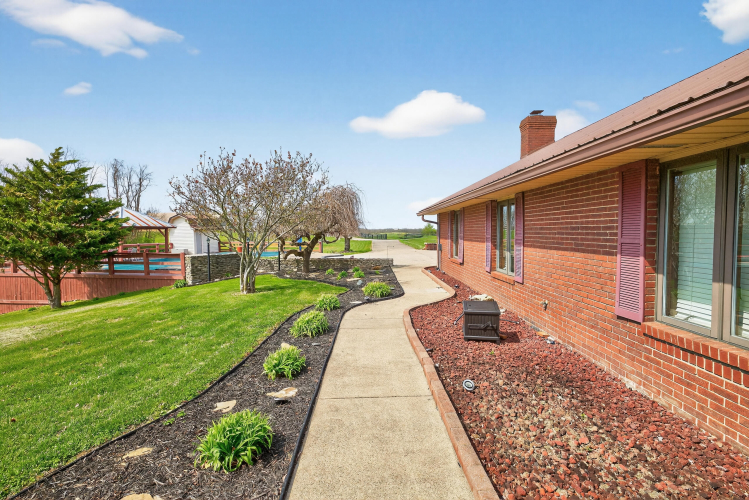 Listing Image 44