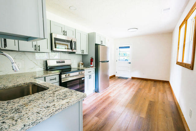 Listing Image 9