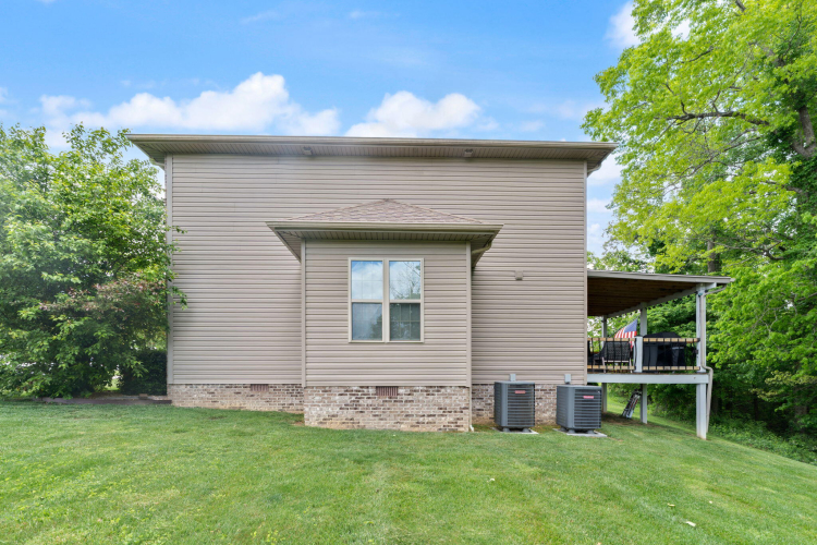 Listing Image 107
