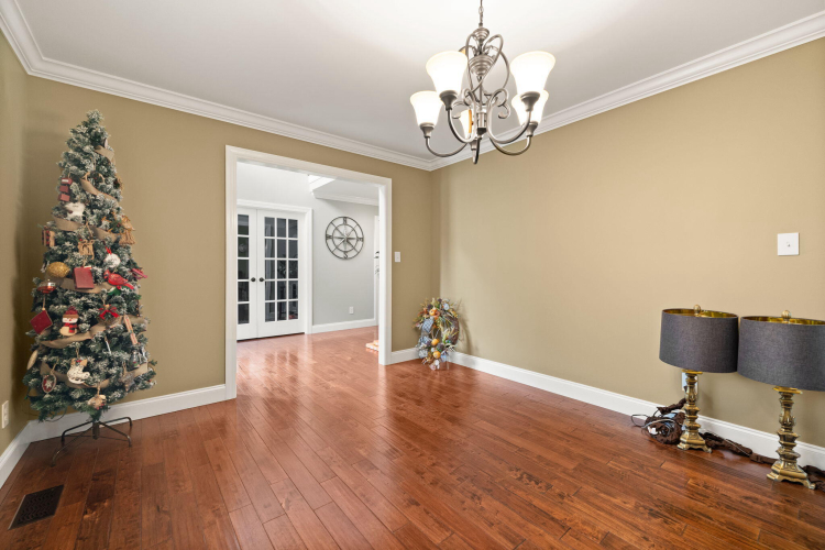 Listing Image 18