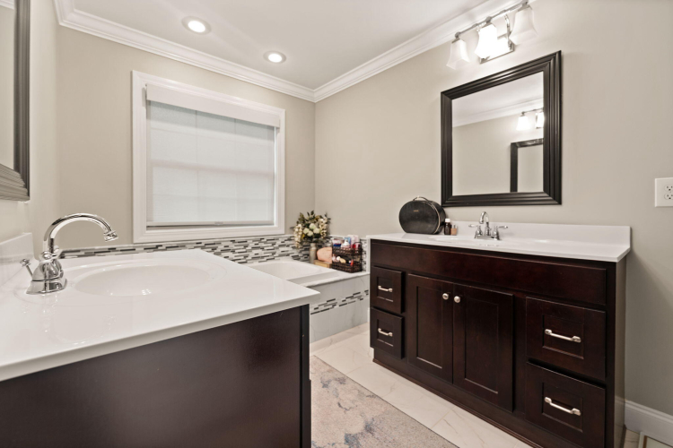 Listing Image 80