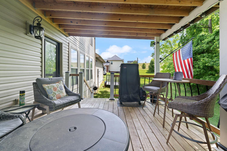 Listing Image 100