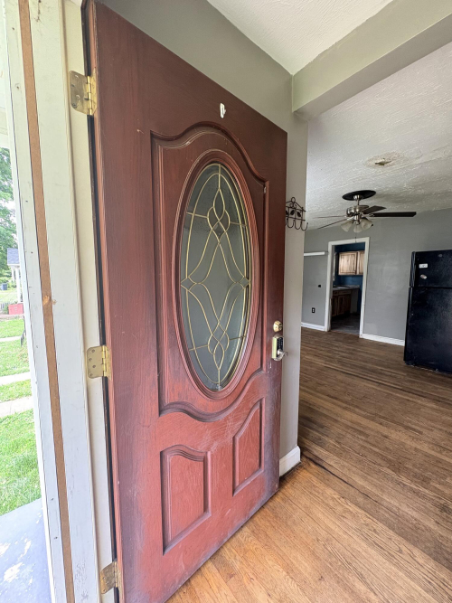 Listing Image 11