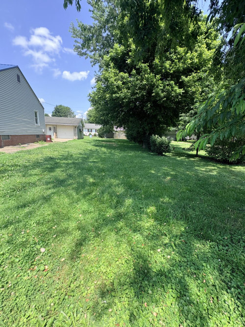 Listing Image 4