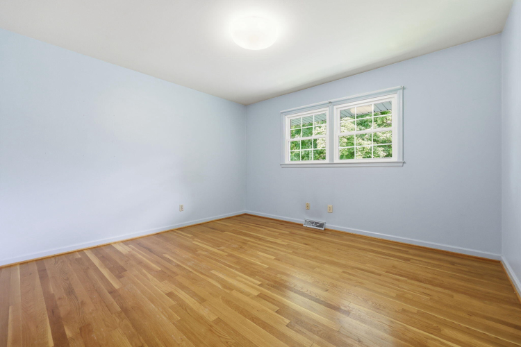 Listing Image 27