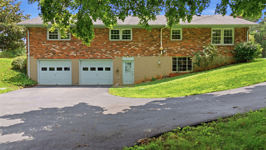 Listing Image 44
