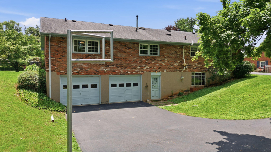 Listing Image 46