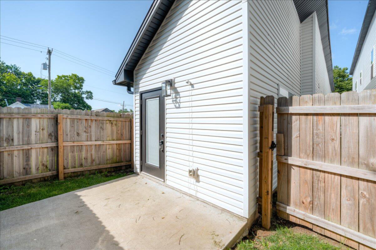 Listing Image 19