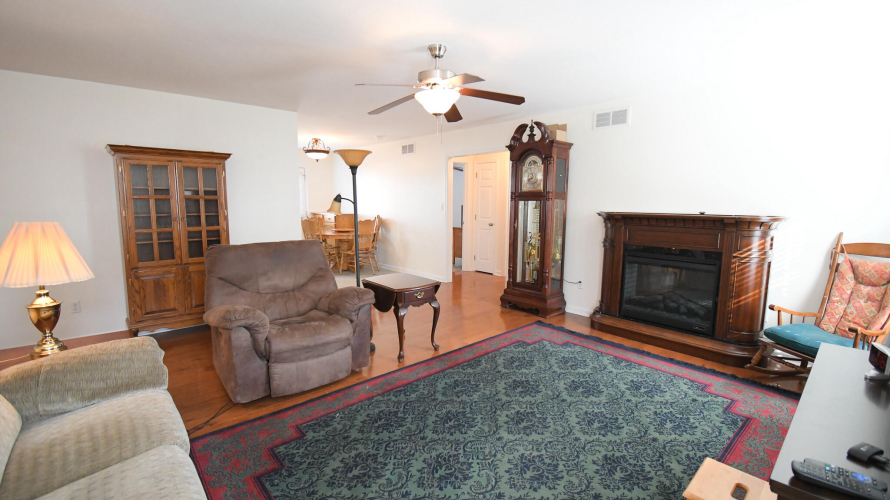 Listing Image 21
