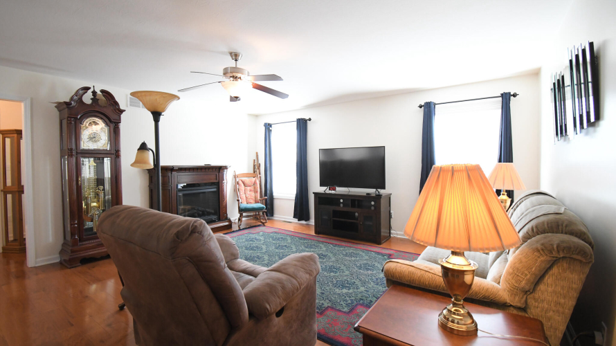 Listing Image 22