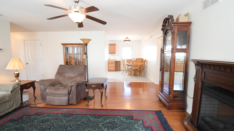 Listing Image 23