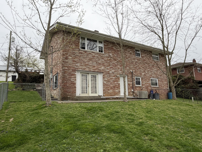 Listing Image 4