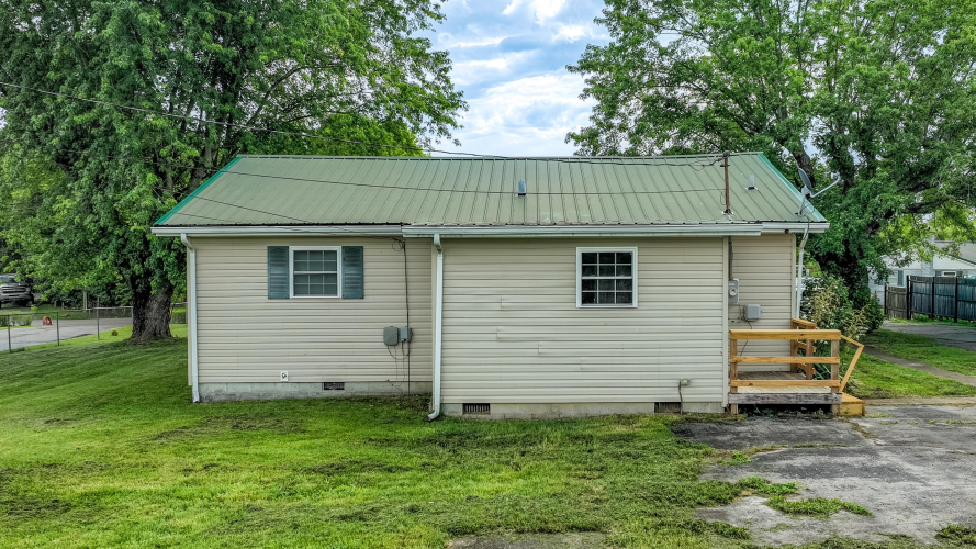 Listing Image 11