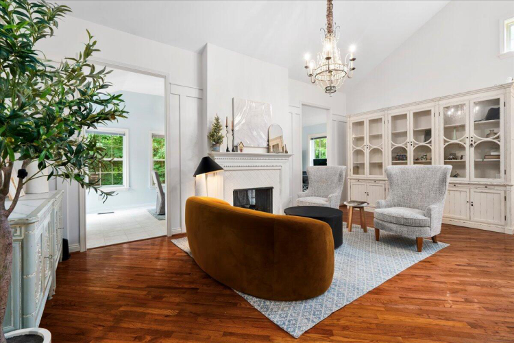 Listing Image 11