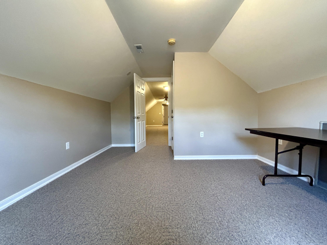 Listing Image 80